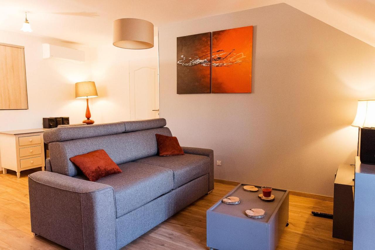Studio Confortable, Parking Et Jardin Buchères Kültér fotó